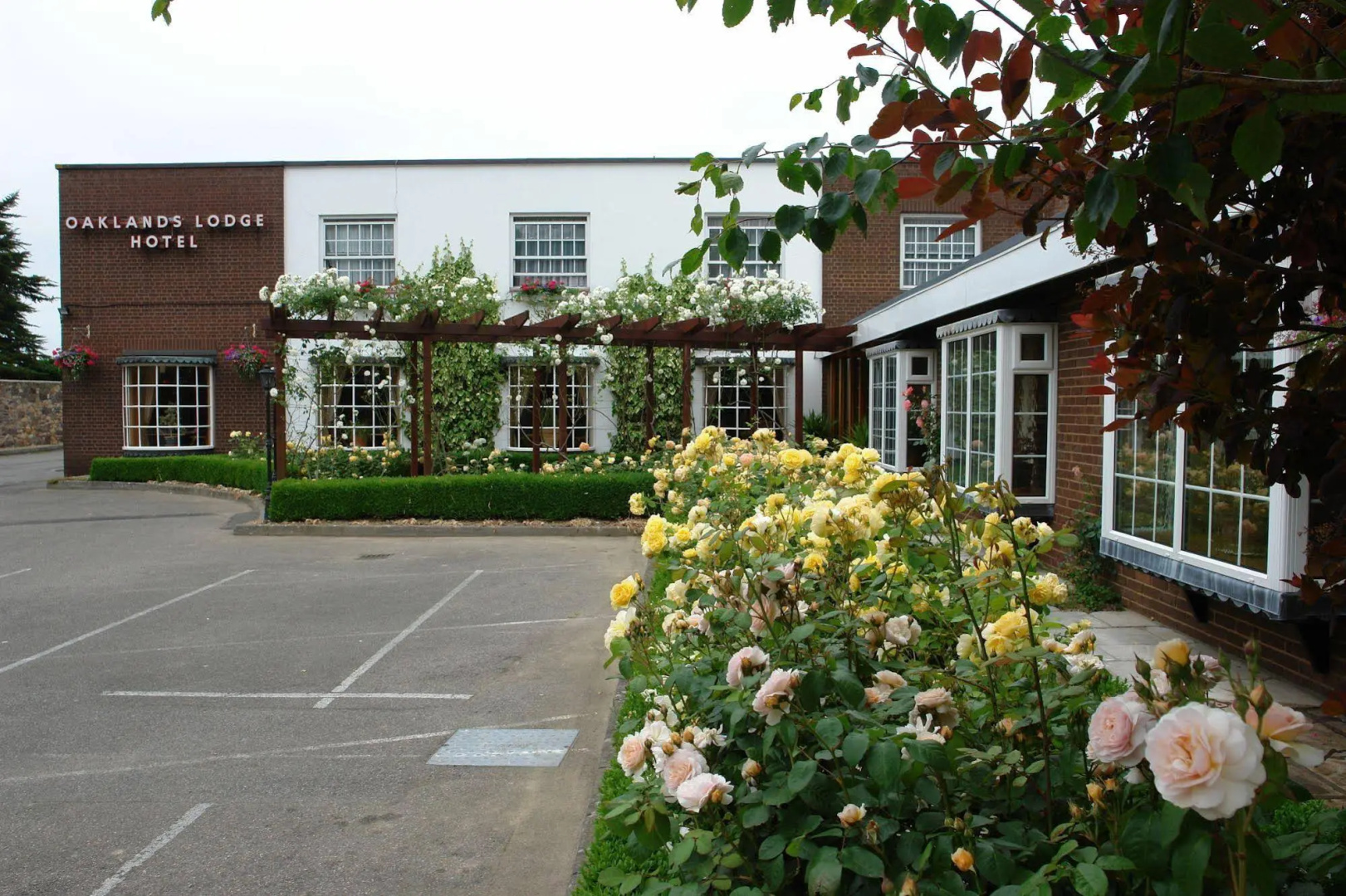 Oaklands Lodge Hotel — фото 1