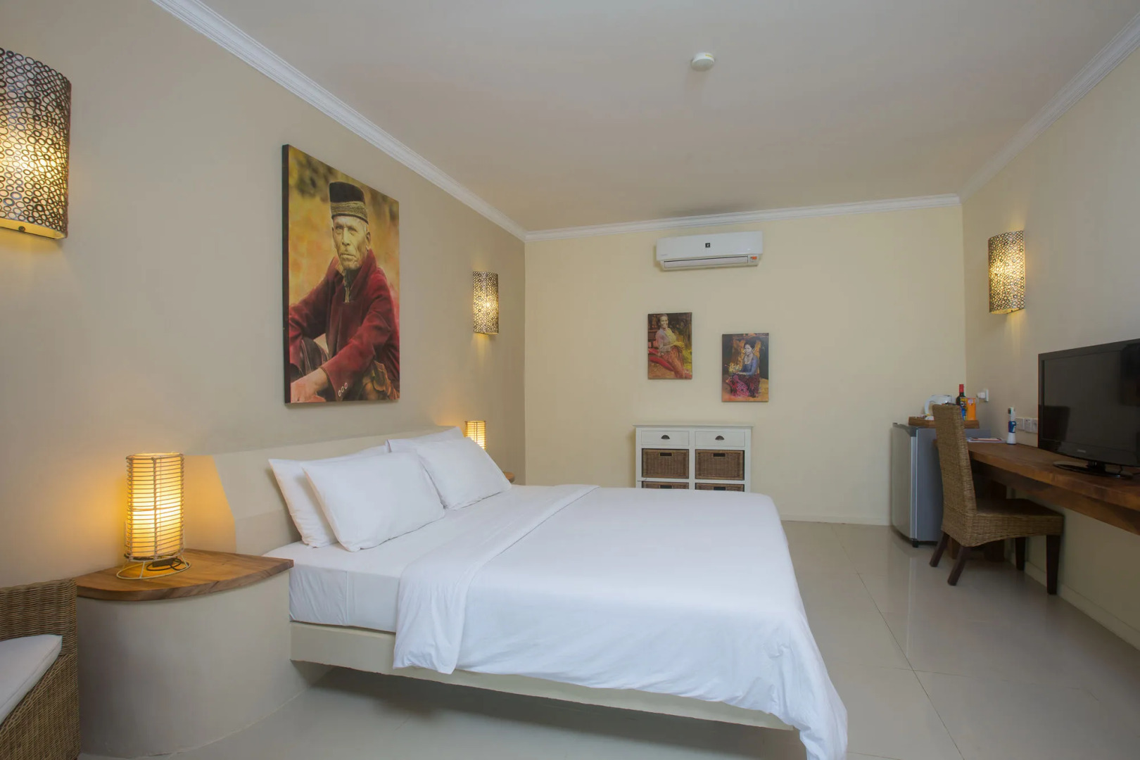 Photo - Scallywags Smugglers