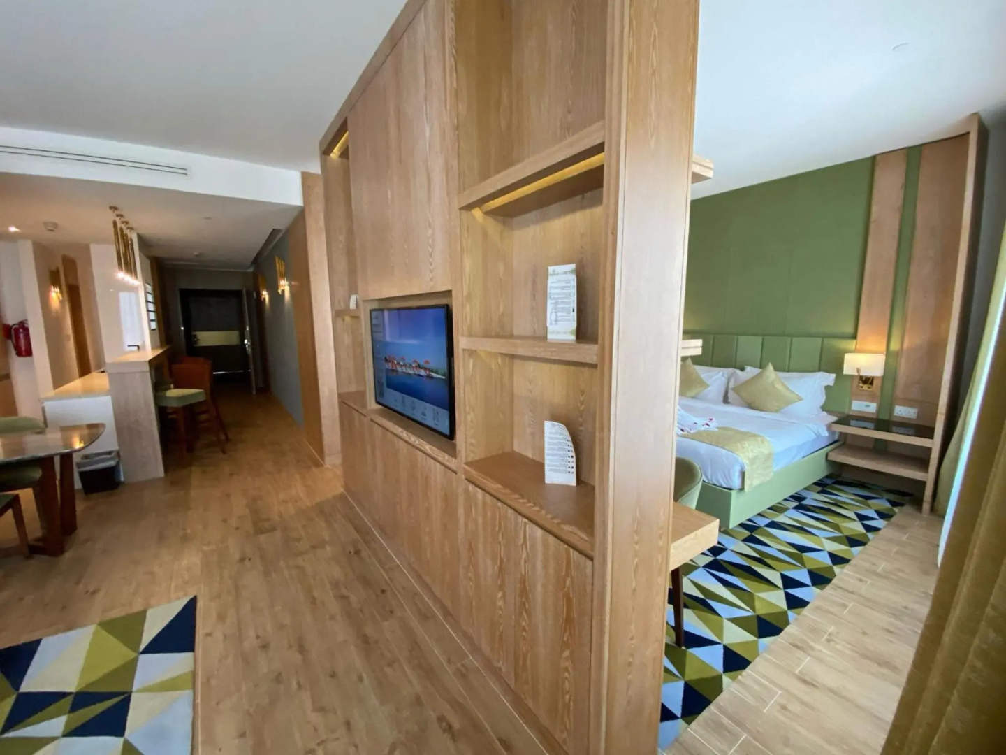Photo - The Bentley Luxury Hotel and Suites