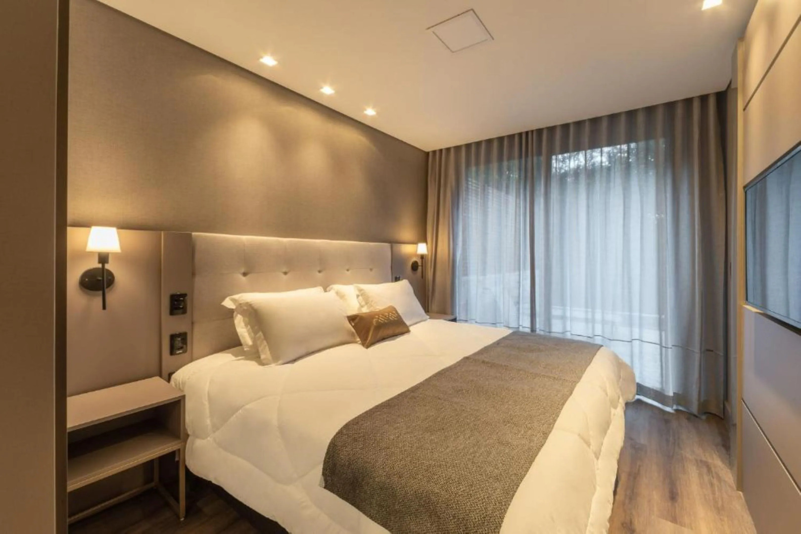 Photo - Chateau Laghetto Collection Oficial