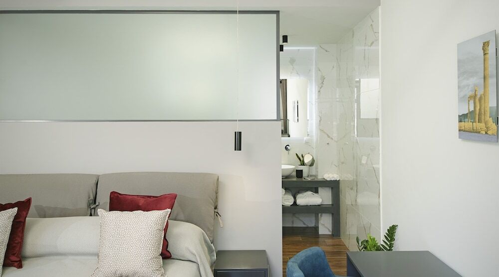 Photo - The Gem Society Hotel