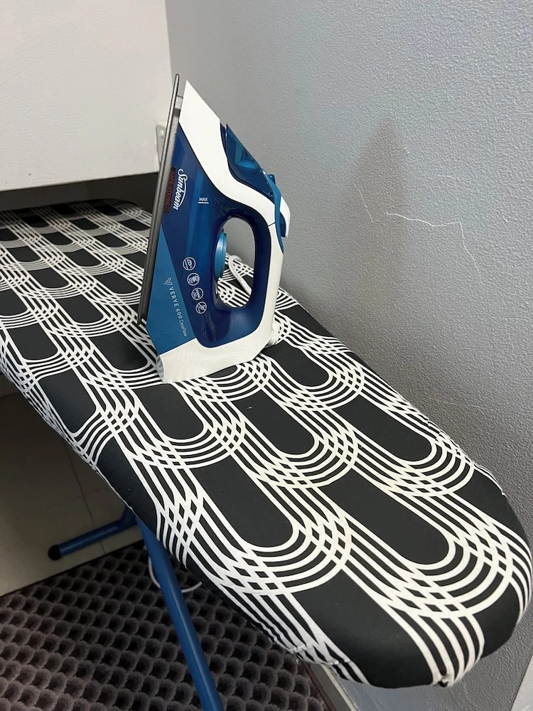 Photo - Sunny Rooms Mascot