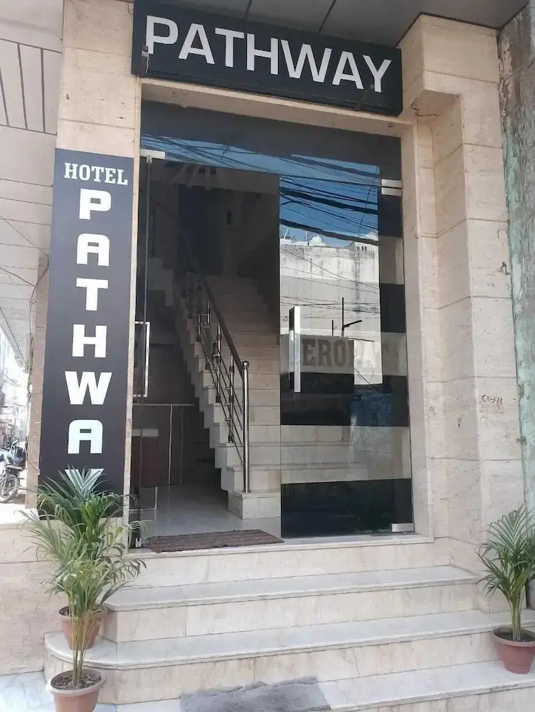 Photo - Pathway KDSON at Airport