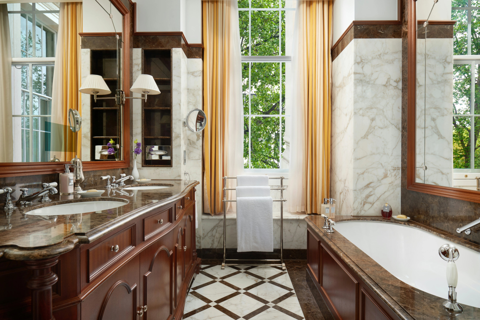 Photo - The Lanesborough, Oetker Hotels