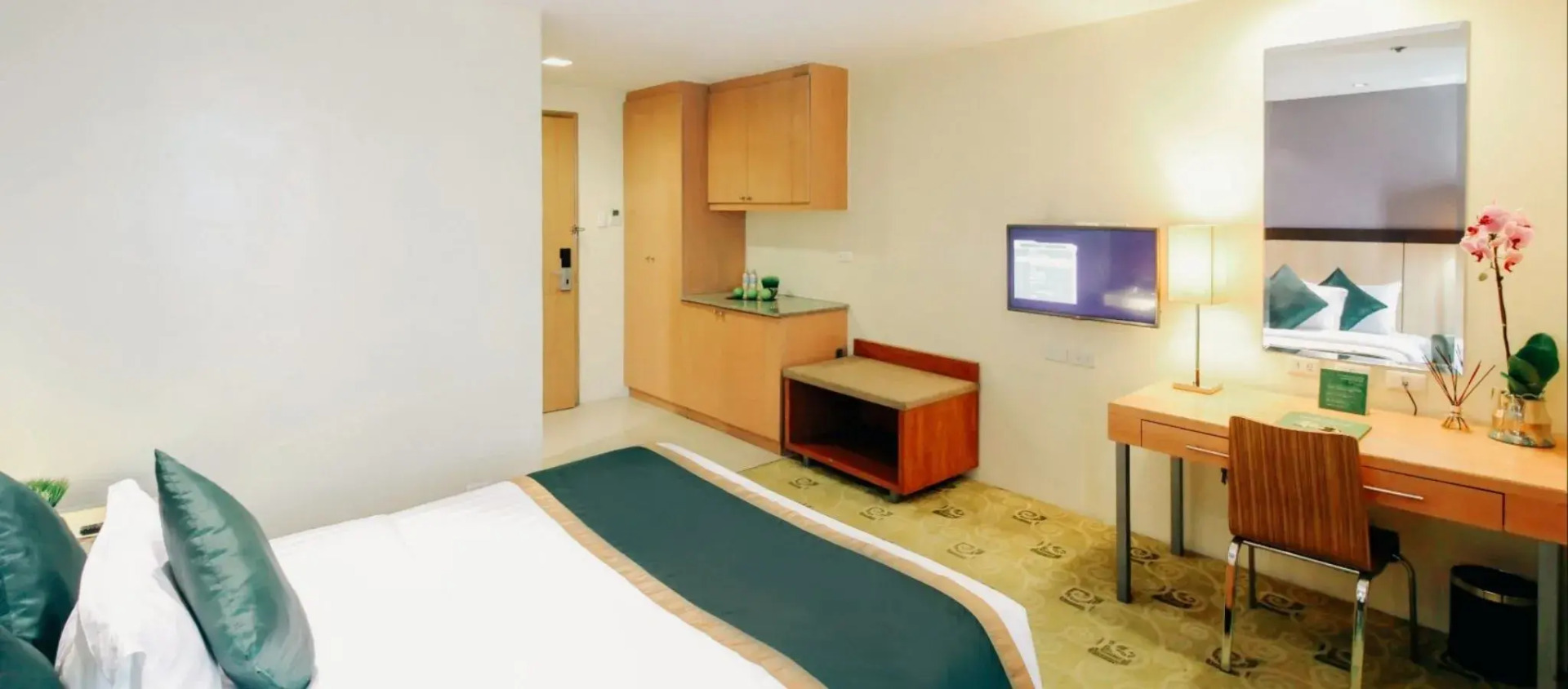 Photo - Greenhills Elan Hotel Modern - Newly Renovated