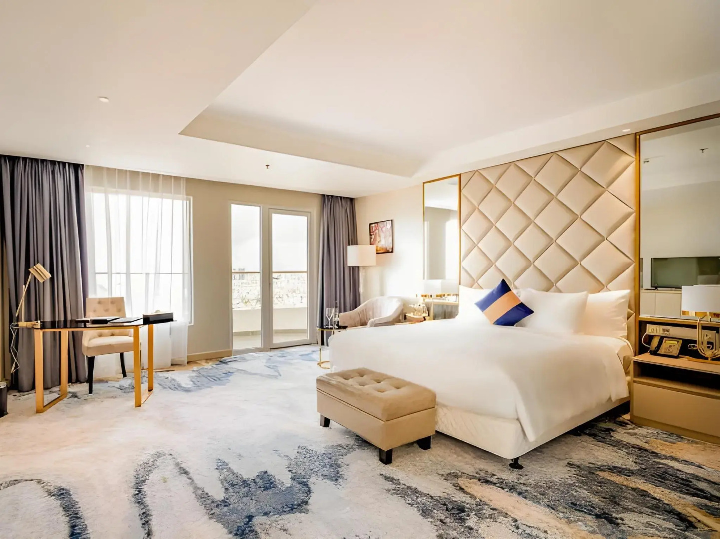 Photo - La Vela Saigon Hotel