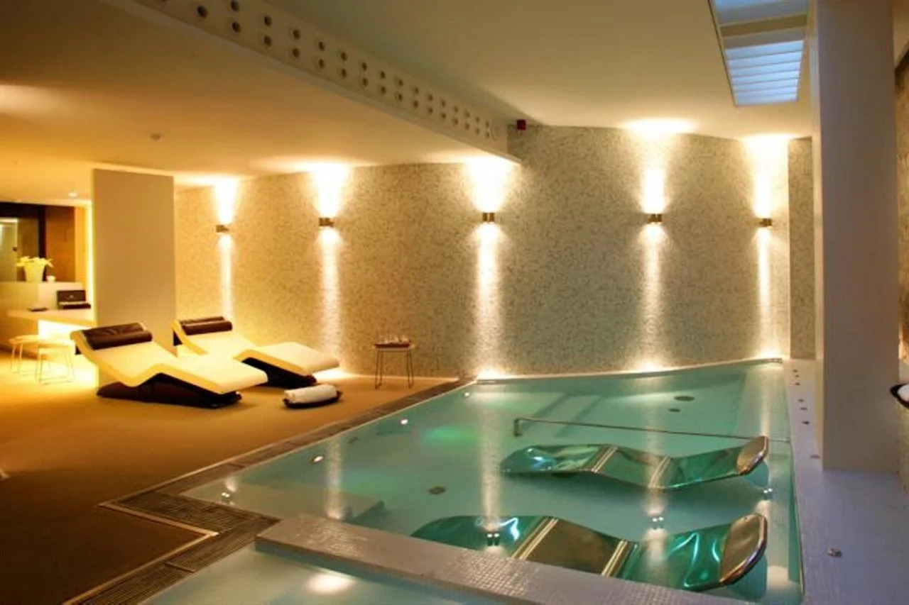 Photo - ABaC H&R Barcelona Monument