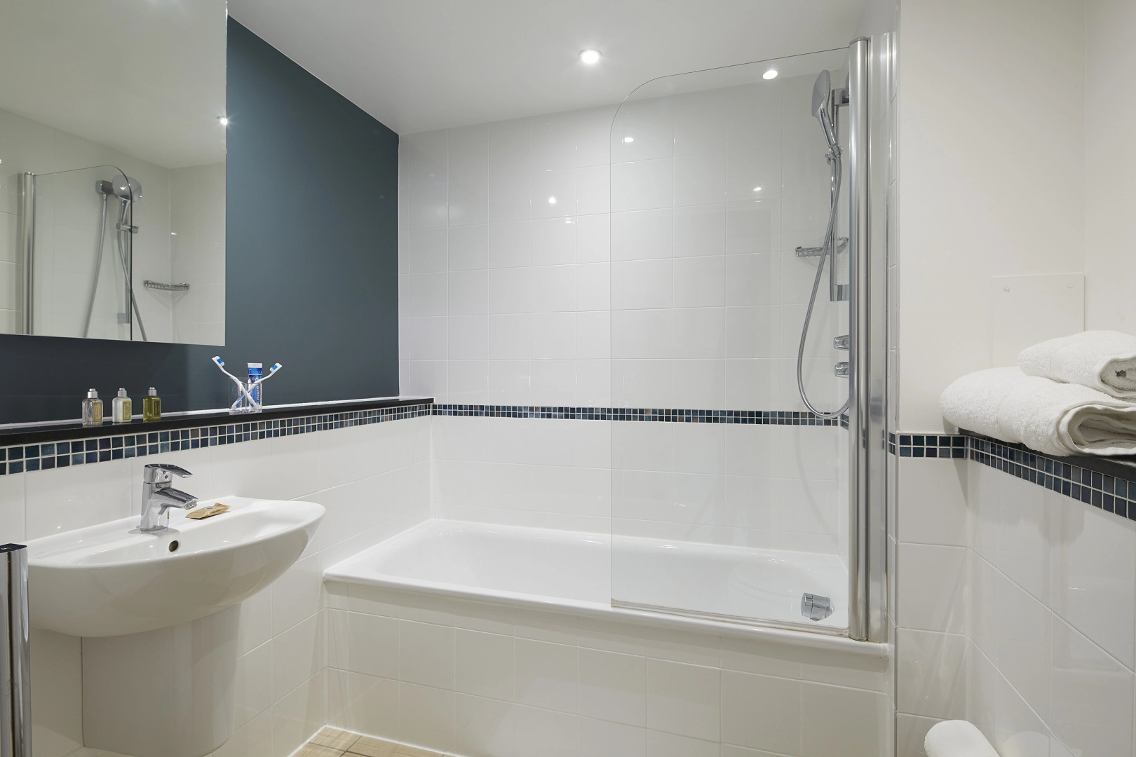 Foto - Marlin Aldgate Tower Bridge