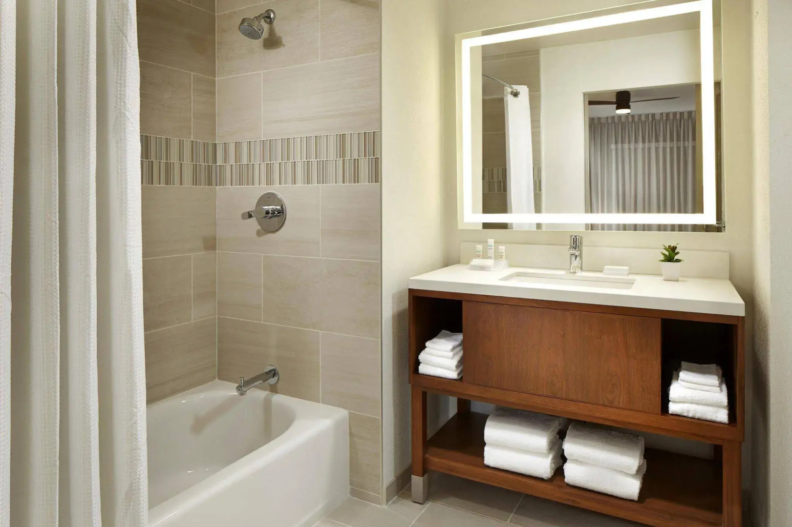 Foto - Homewood Suites by Hilton San Diego Downtown/Bayside