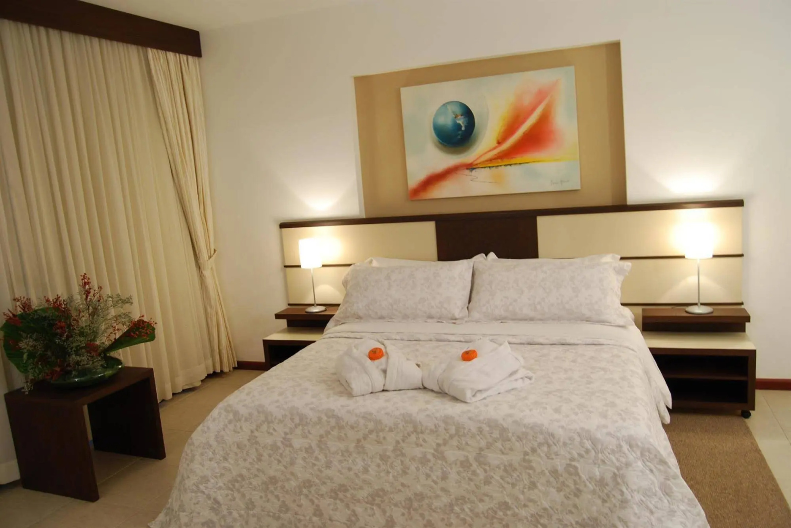 Mondrian Suite Hotel