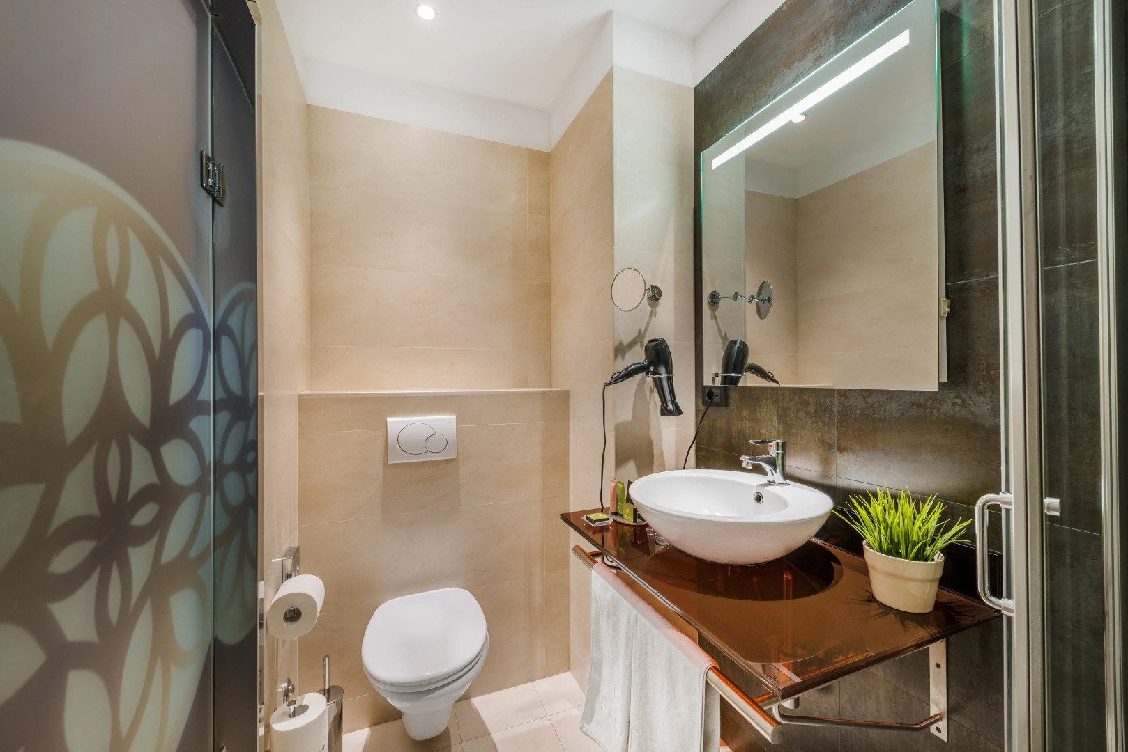 Foto - Ikonik Parlament