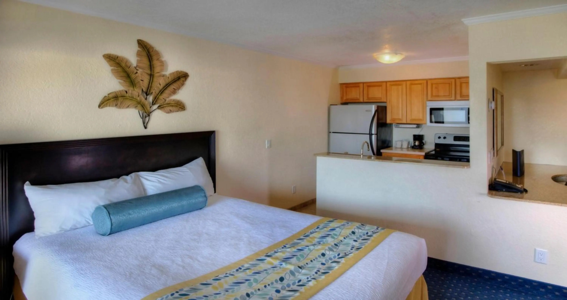 Photo - Sailport Waterfront Suites