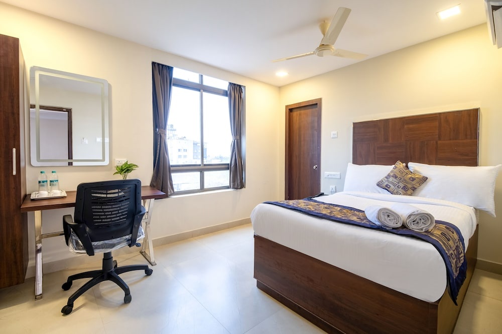 Monday Hotels - Swarna's The Capital