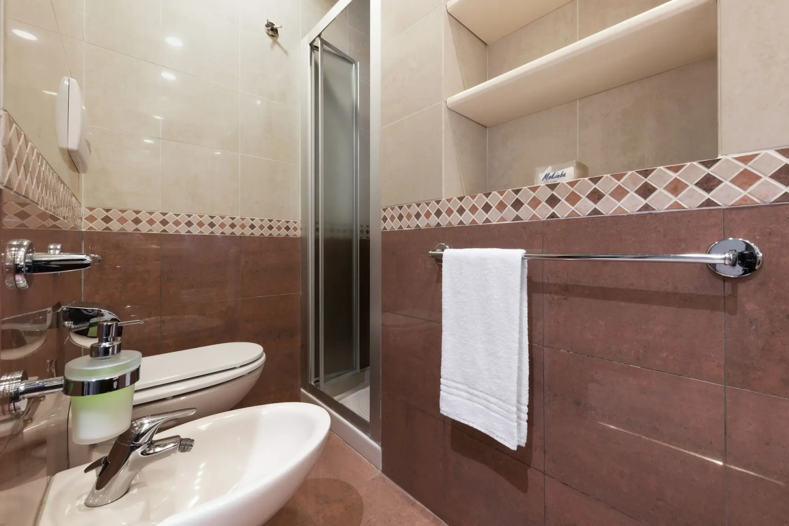 Photo - Mokinba Hotels King