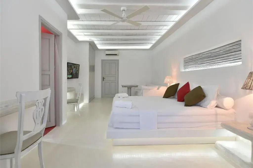 Photo - Zefi Hotel & Suites