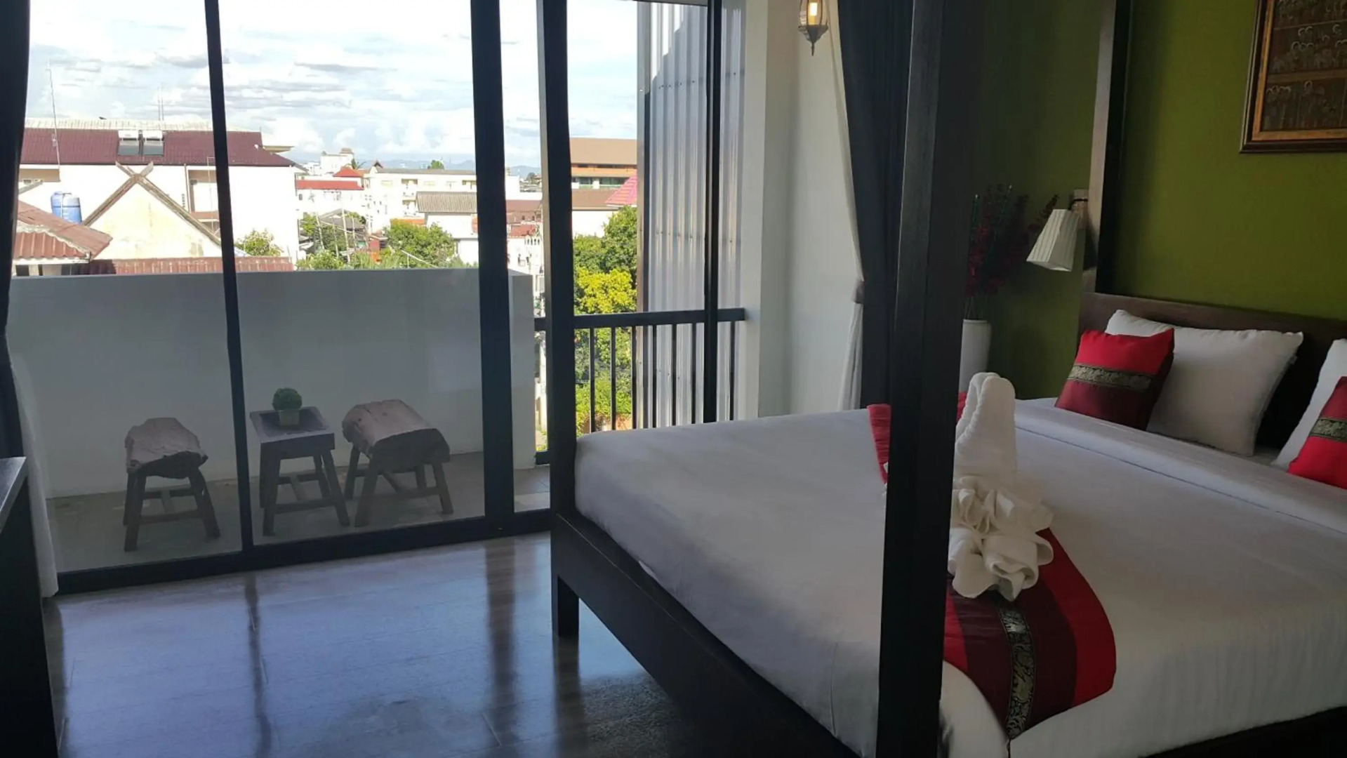 Photo - Big Tree Old Town Hotel