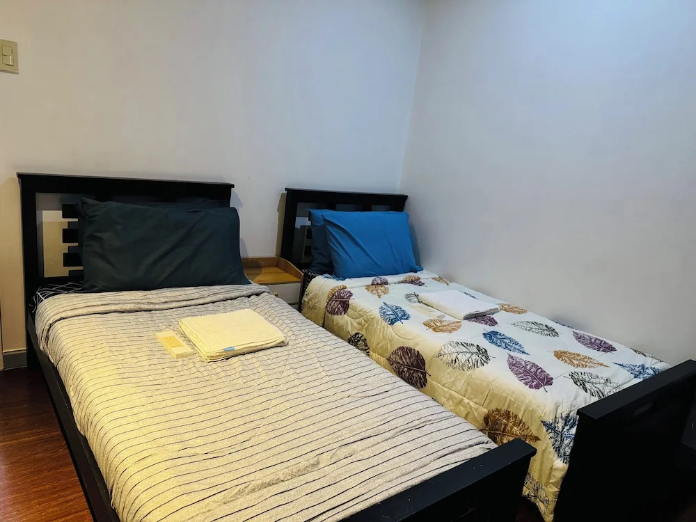 2 bedrooms in makati with balcony