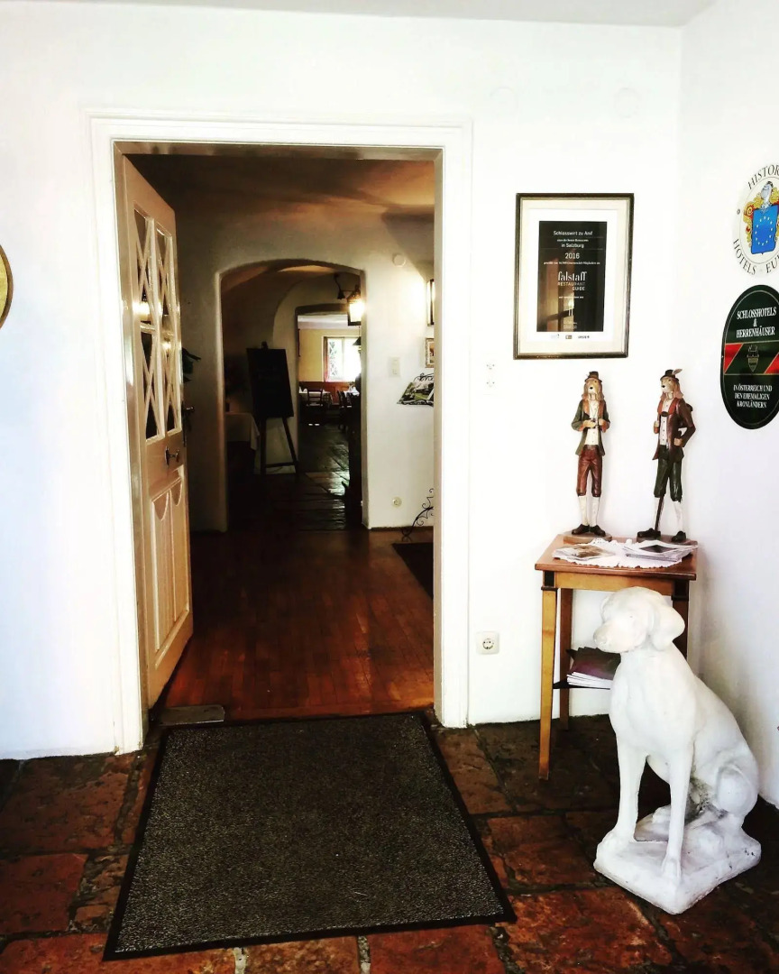 Photo - Der Schlosswirt zu Anif - Biedermeierhotel und Restaurant