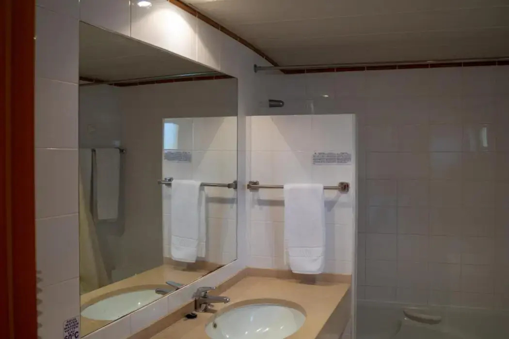 Photo - Luz Bay Hotel
