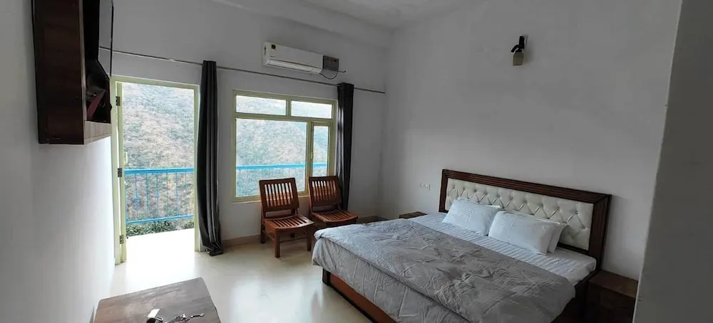 The Yamuna Deck Resort and Cafe