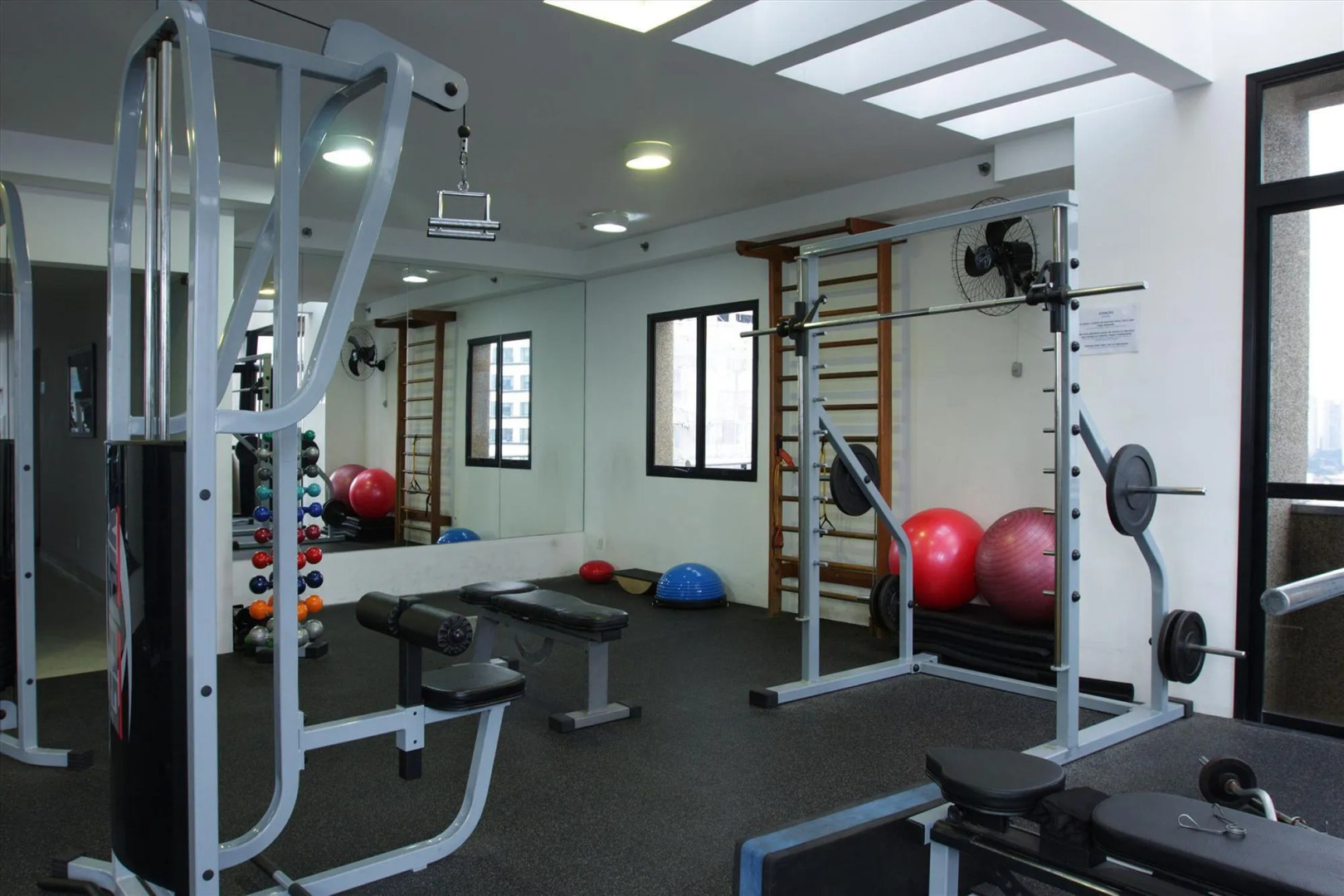 Foto - Estanplaza Funchal Faria Lima