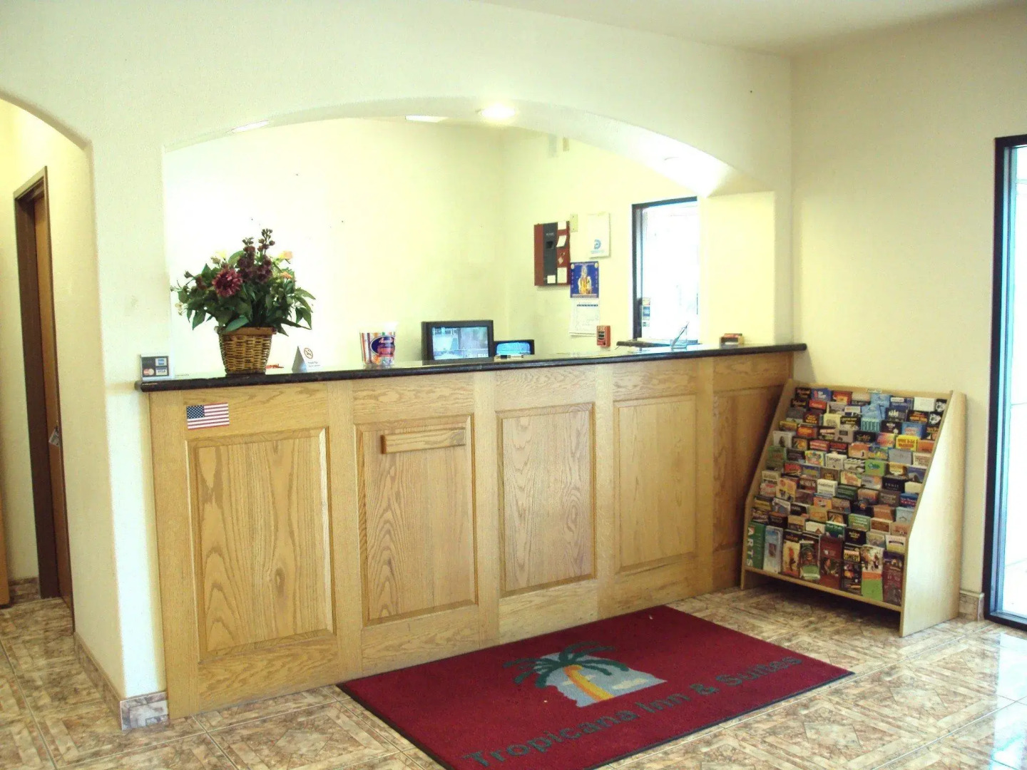 Foto - Tropicana Inn and Suites