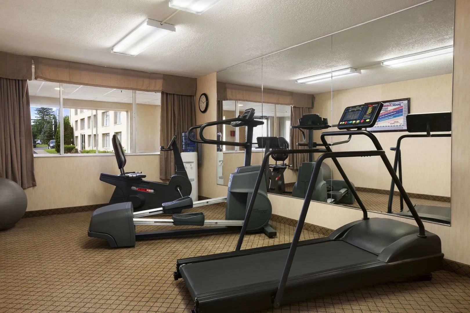 Foto - HomeTowne Studios by Red Roof & Conference Center Cortland