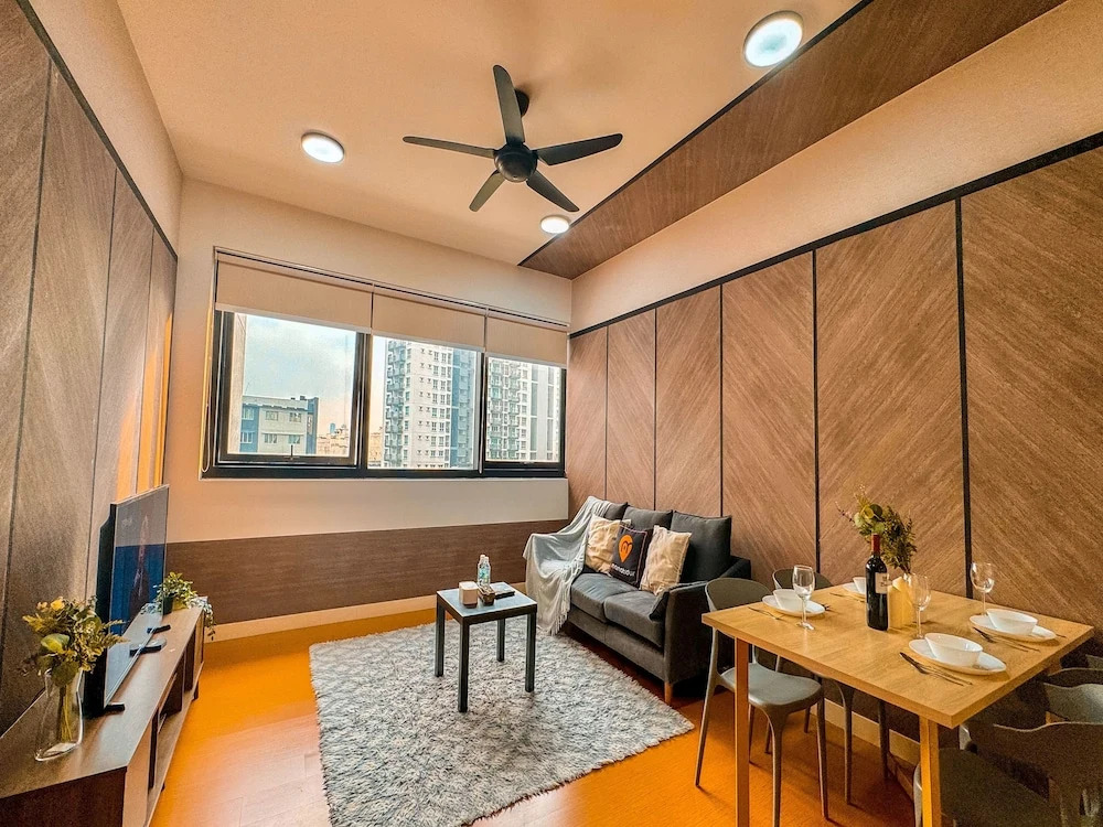 Photo - The Hub SS2 - Studio Suite Room