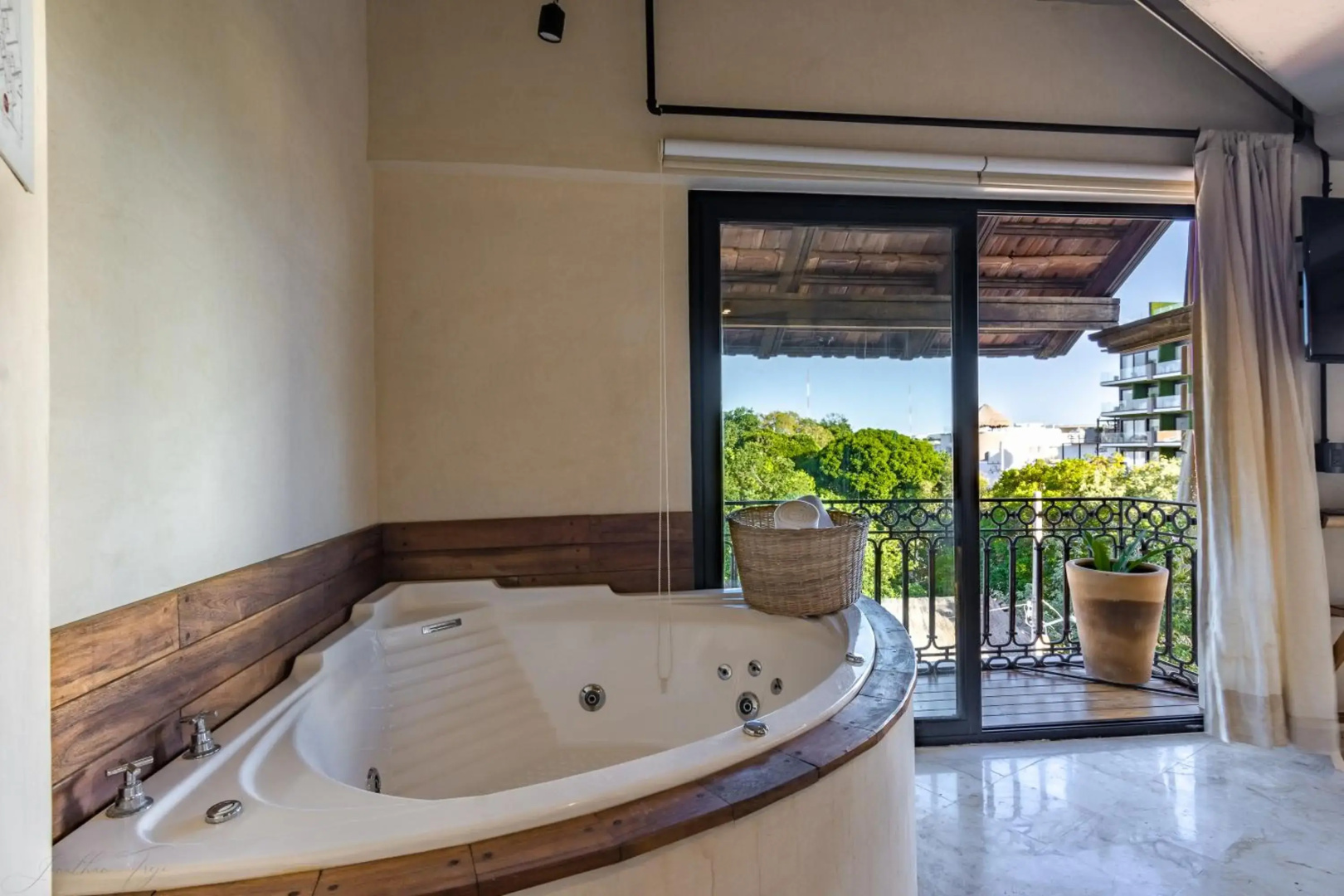 Photo - Caribbean Paradise Hotel & Spa - 5th Avenue