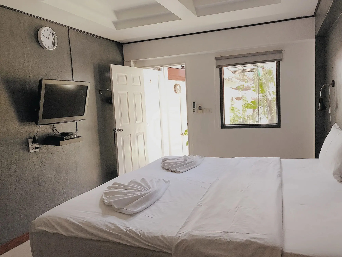 Photo - The Reef Hotel & Studios