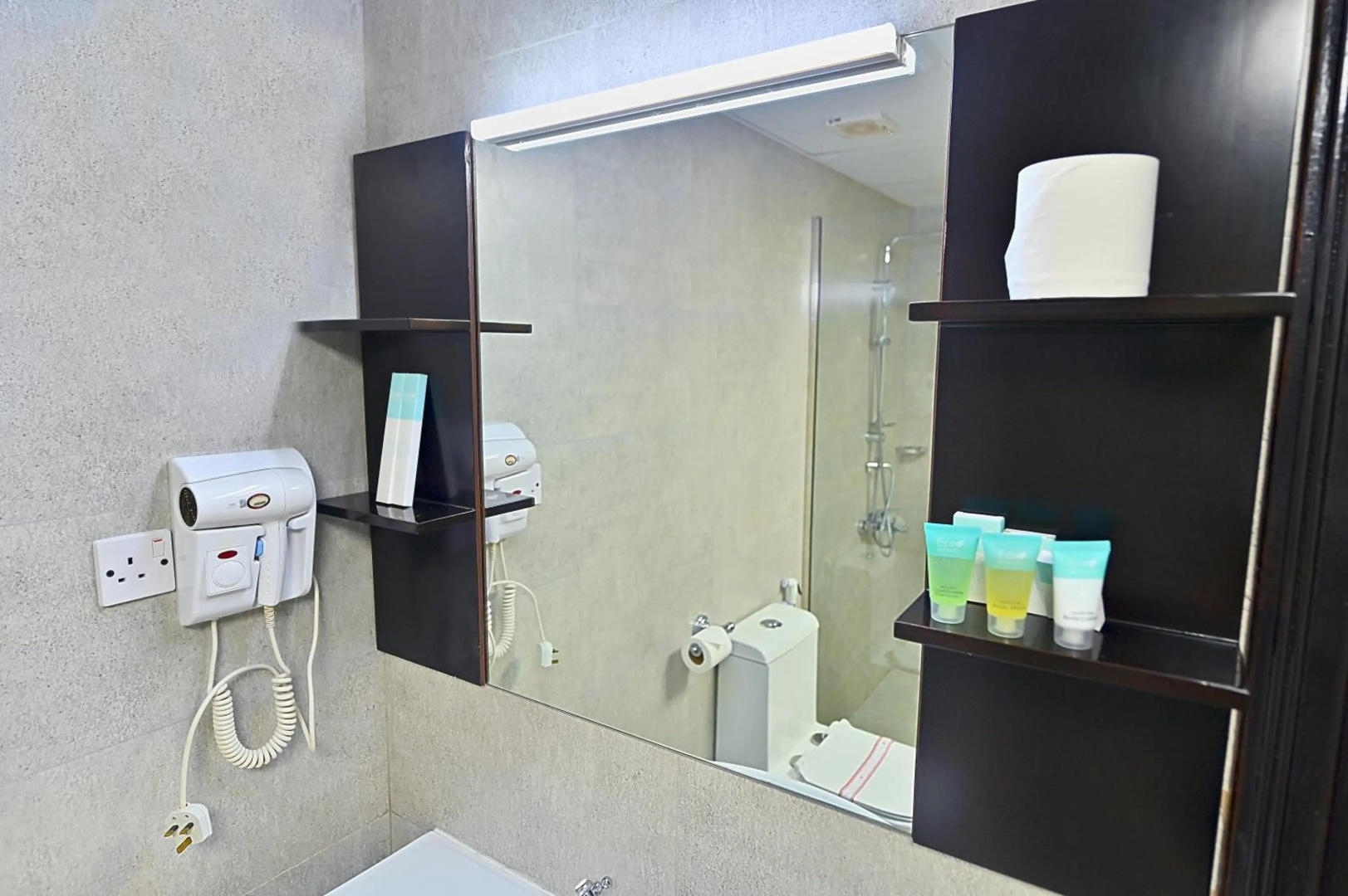 Photo - Ewan Ajman Suites Hotel
