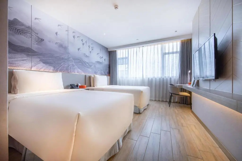 Atour X Hotel Longhua Dalang Business Center