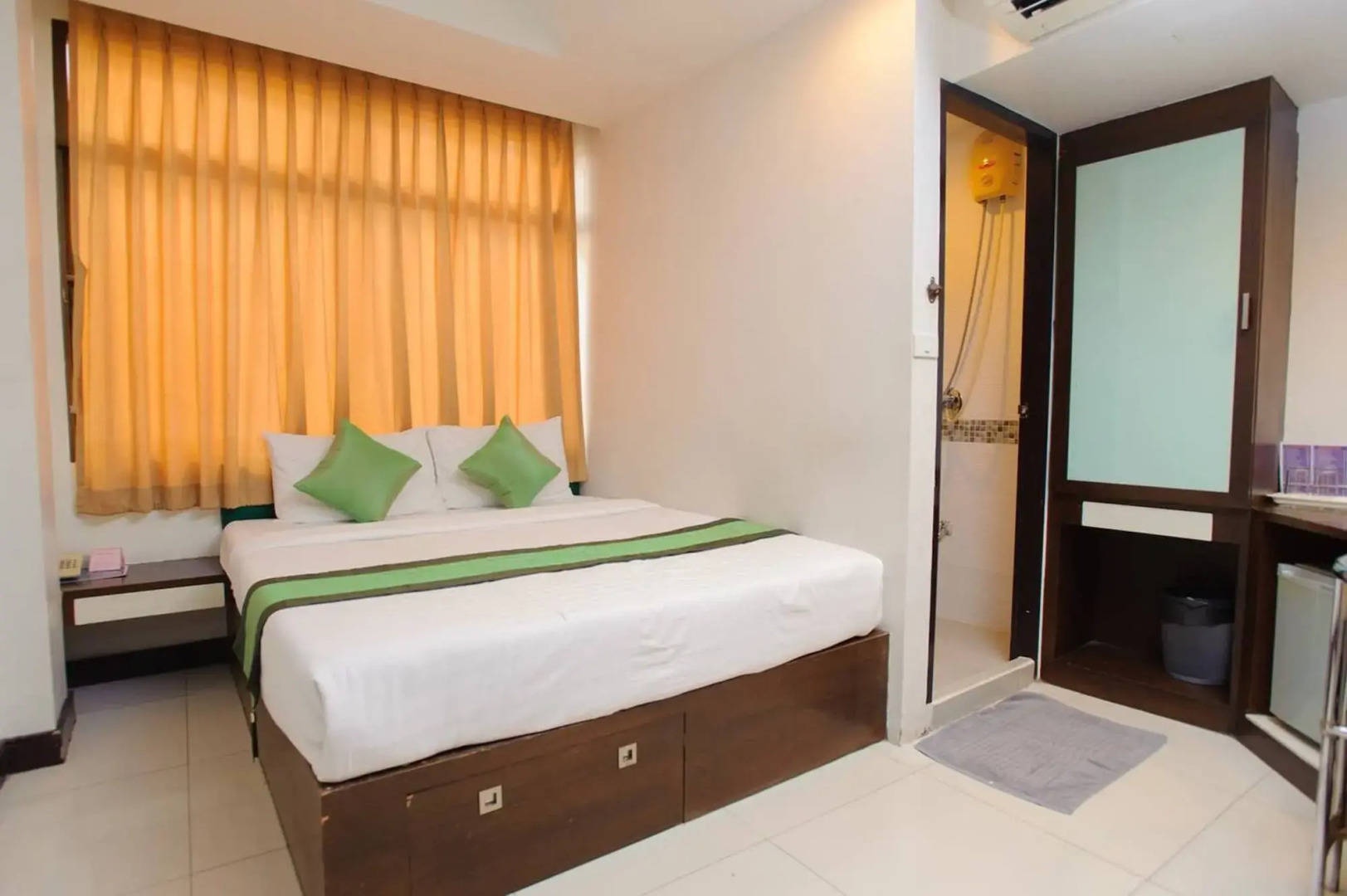 Photo - Cozi Inn Hotel, Bangkok