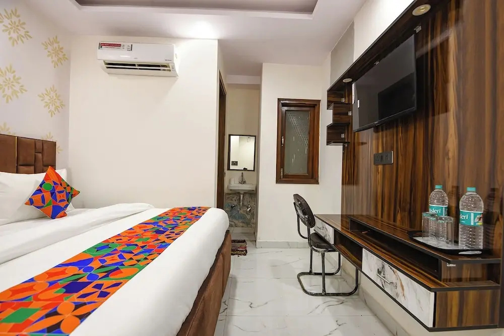 Foto - FabHotel NP International - Nehru Place Market