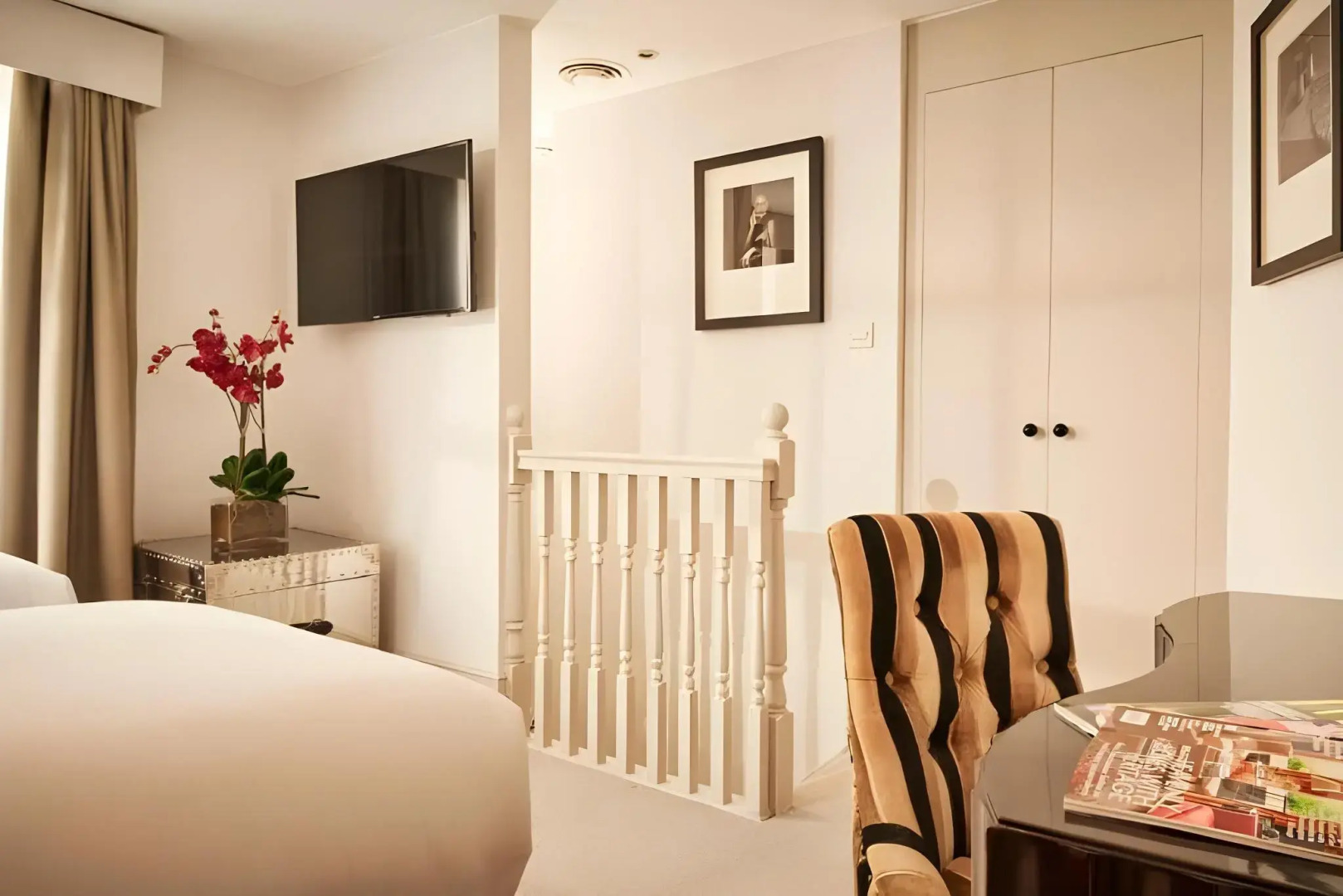 Photo - The Tophams Hotel