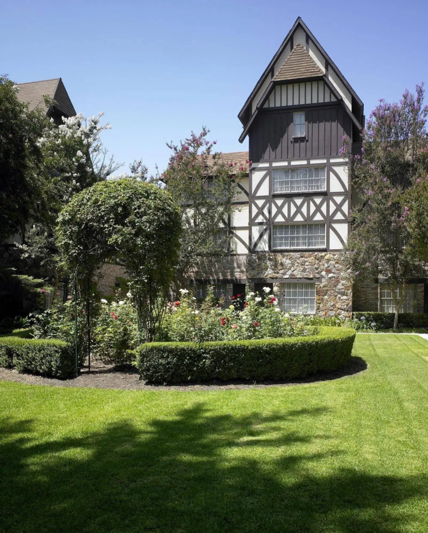 Photo - Anaheim Majestic Garden Hotel