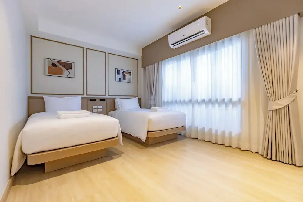 Photo - The Bentley Hotel
