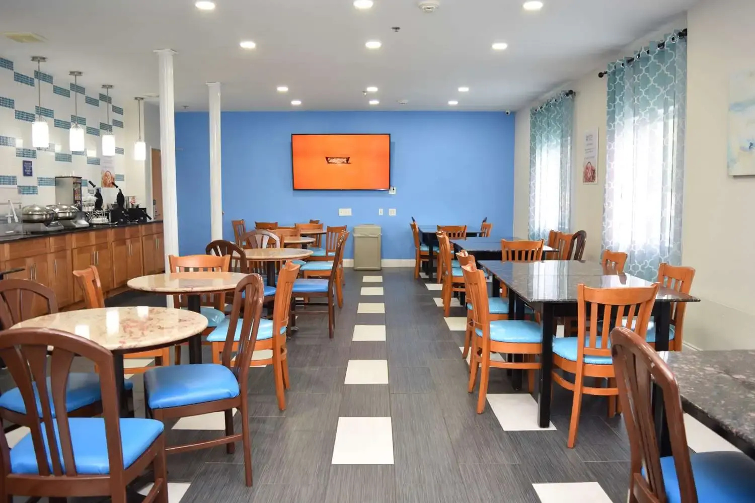 Foto - SureStay Plus Hotel by Best Western Niagara Falls East