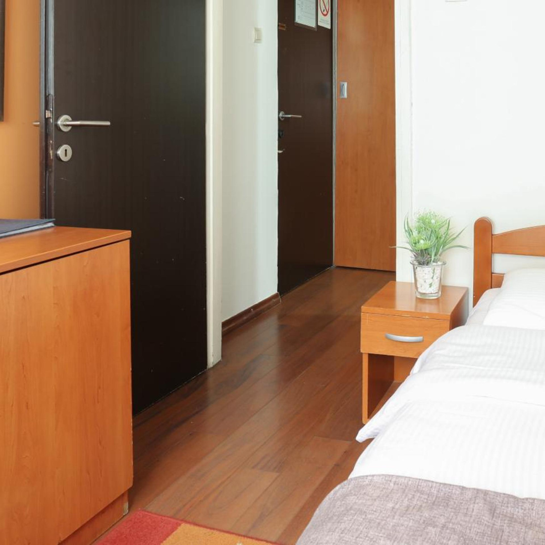 Foto - Hotel Srbija-FREE PARKING