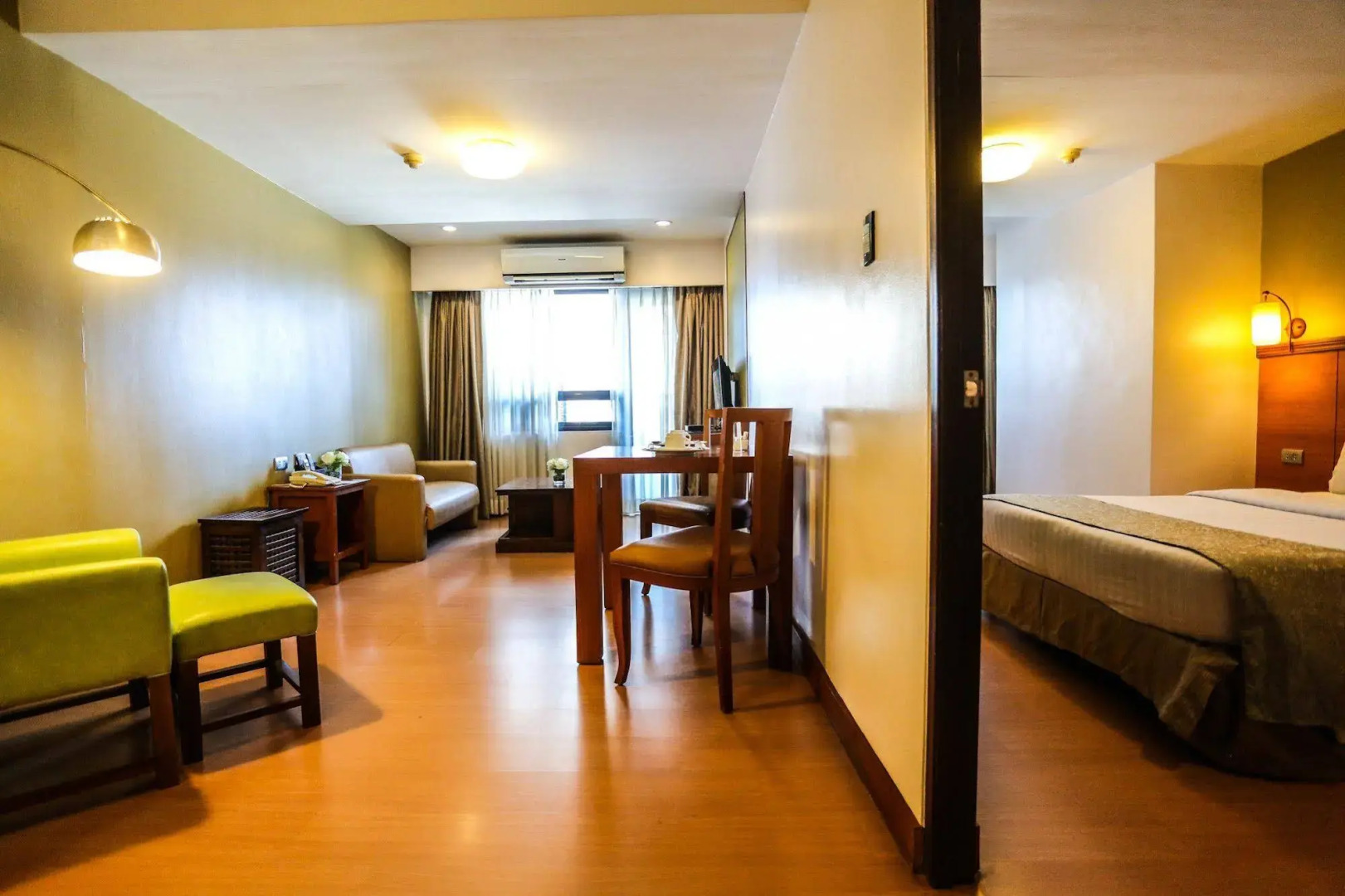 Photo - The Malayan Plaza Hotel