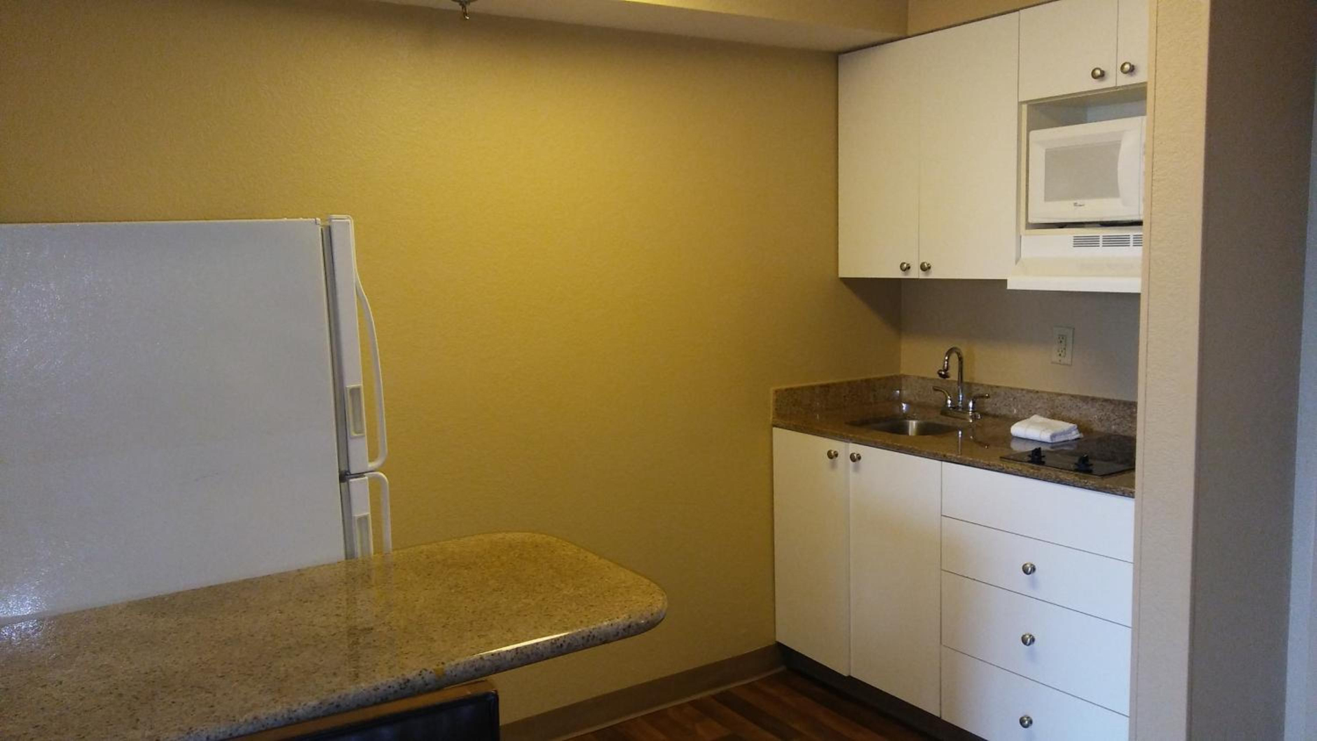Photo - Studio 6 Suites Jacksonville Deerwood Park FL