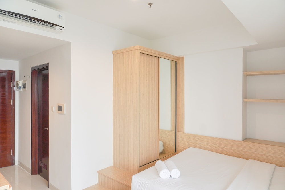 Minimalist And Cozy Studio West Vista Apartment