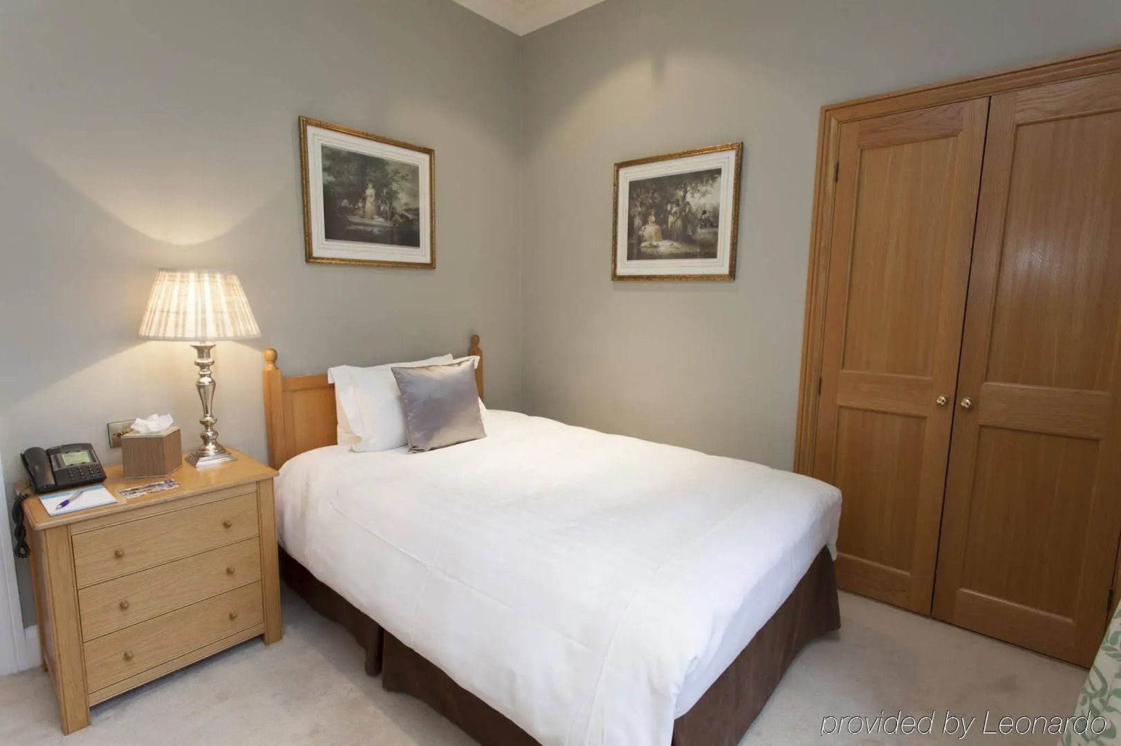 Photo - Warren House Hotel