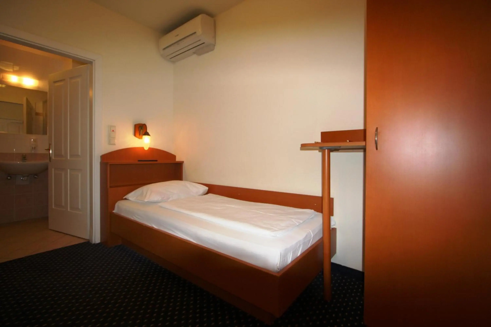 Photo - SUITE HOTEL 900m ZUR OPER