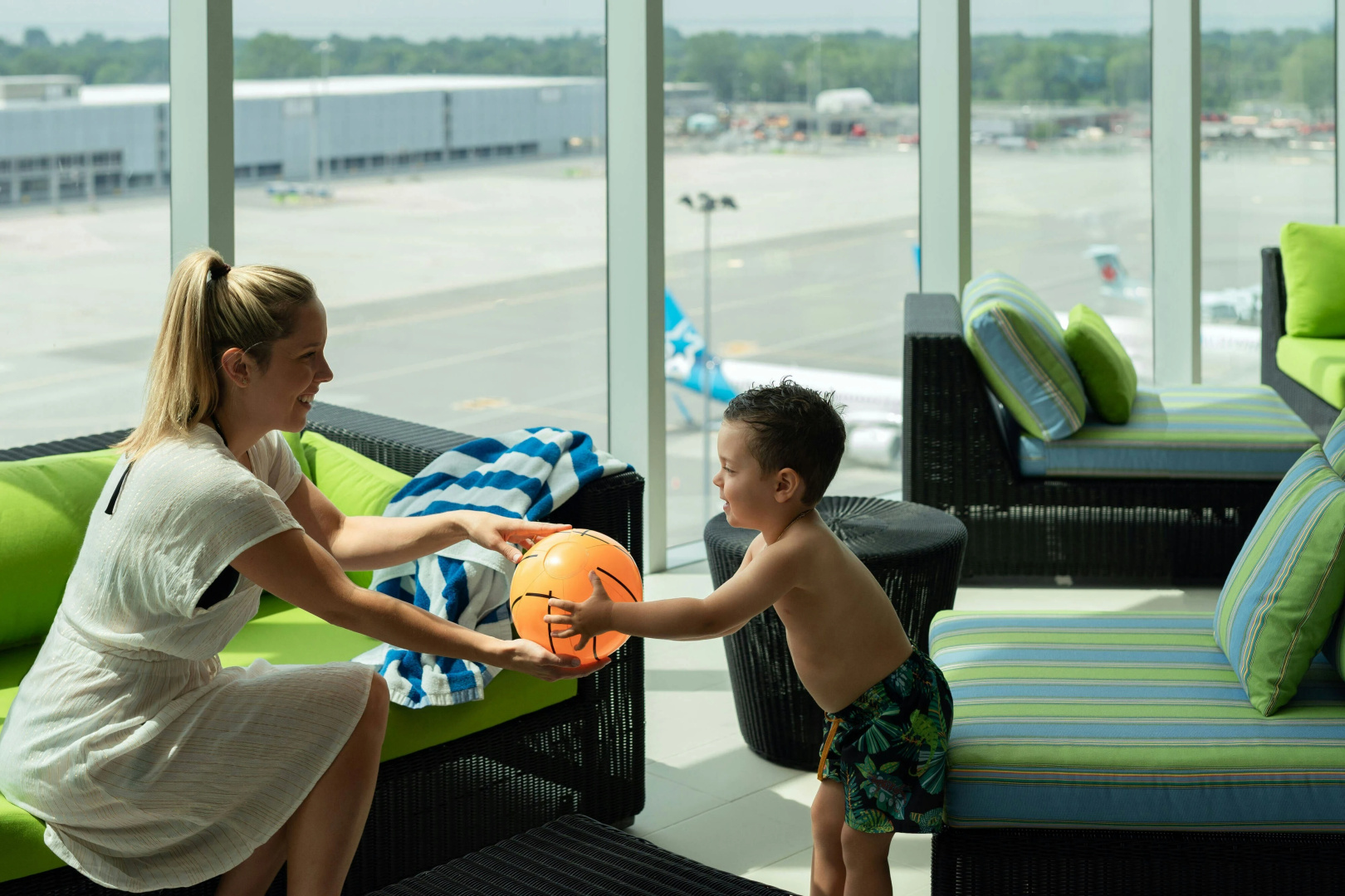 Photo - Marriott Montreal Airport In-Terminal Hotel