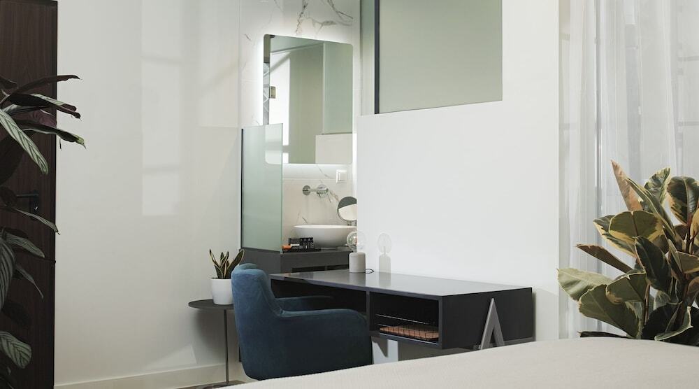 Photo - The Gem Society Hotel