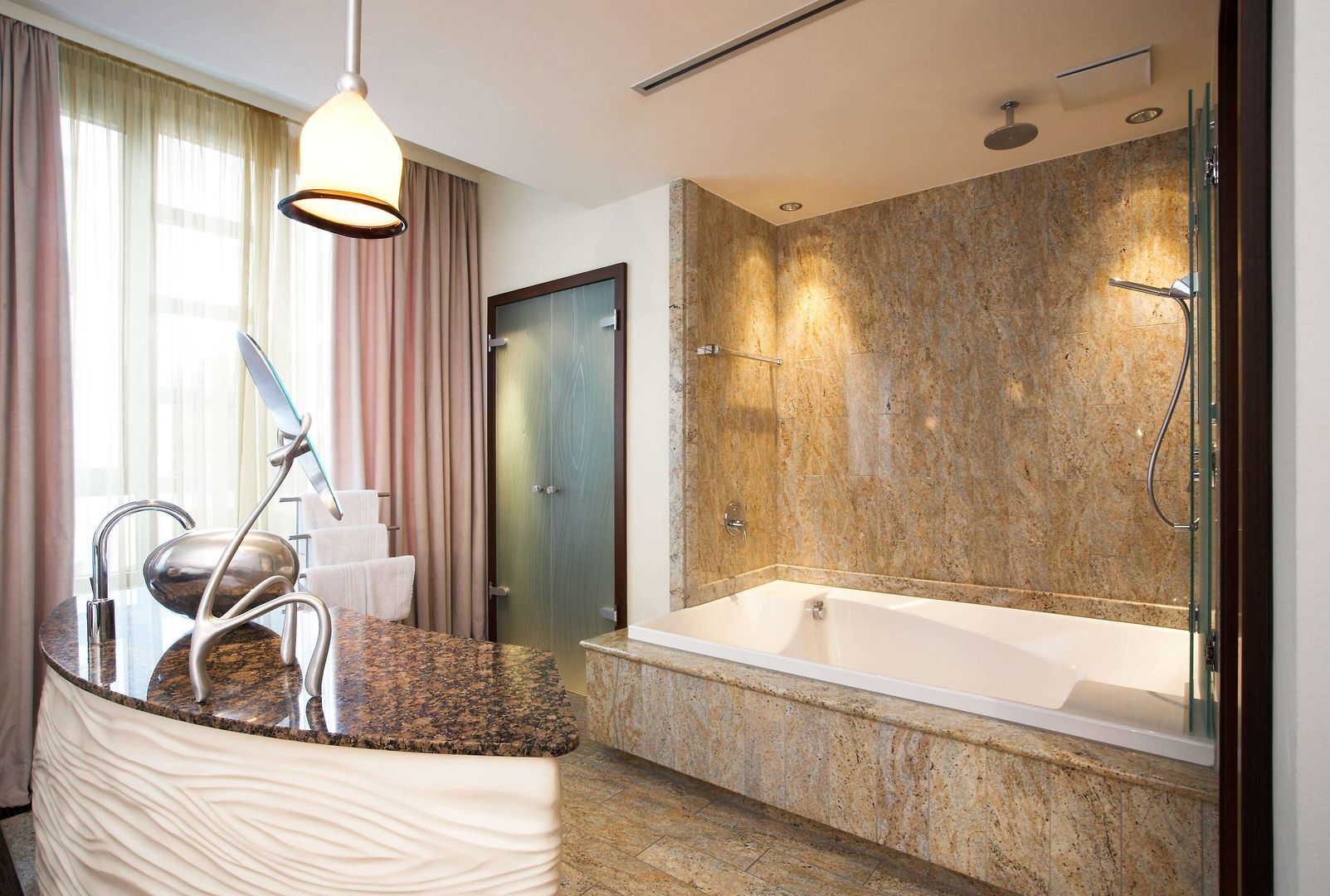 Foto - east Hotel Hamburg