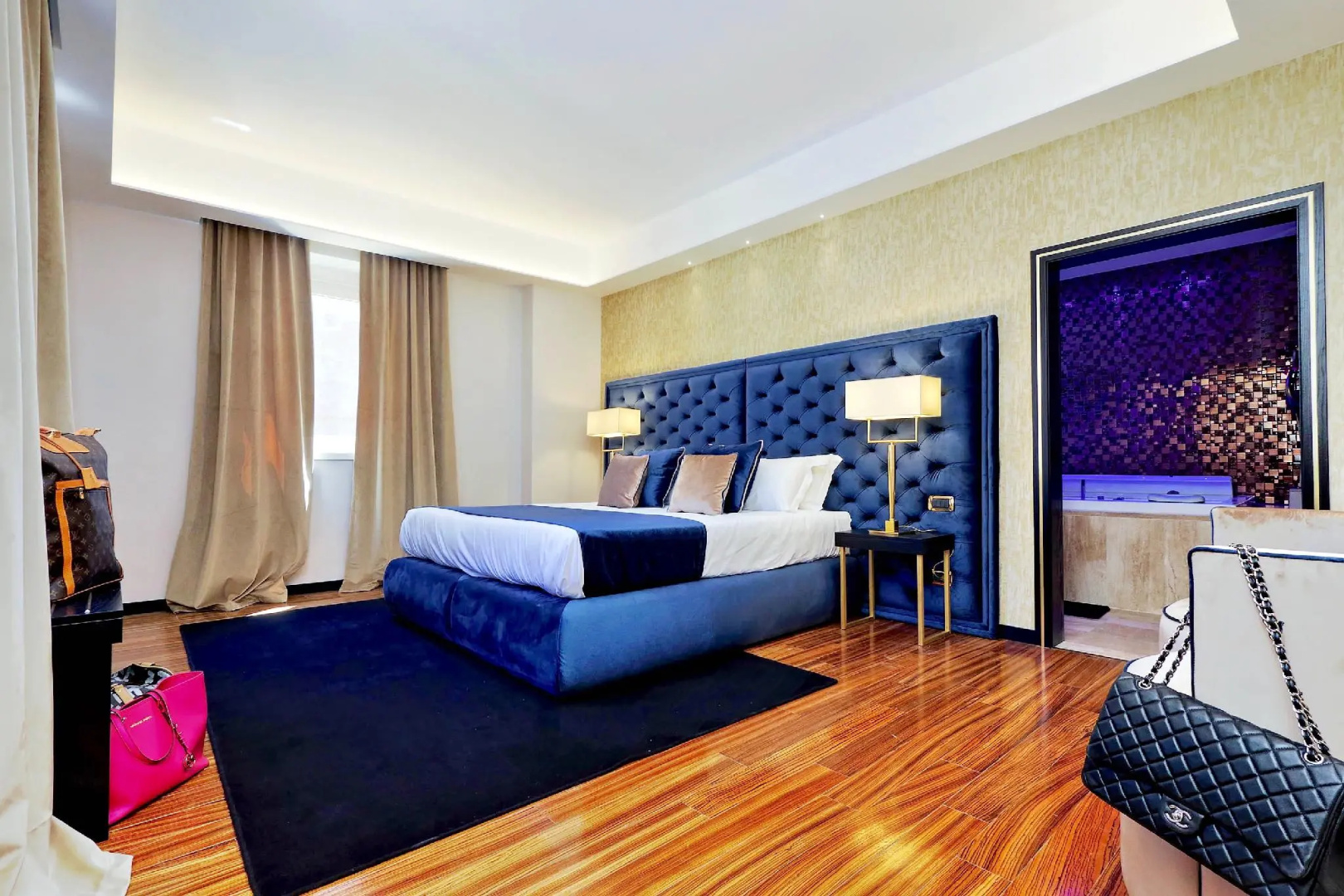 Photo - Spanish Diamond Luxury Suites & Jacuzzi