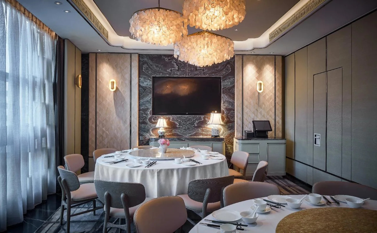 Photo - The Emperor Hotel
