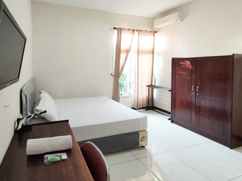 Hasana Guest House Syariah near Royal Plaza RedPartner